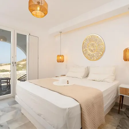 Celestial Seaview Apartments- Ariadne