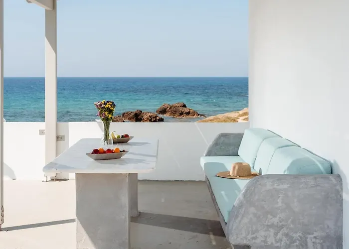 Celestial Seaview Apartments- Ariadne